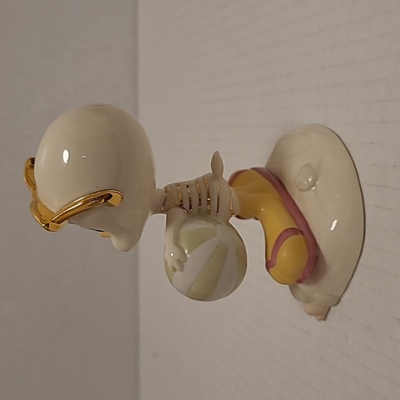 Lenox Sun N Fun Tweety In Original Box - Picture 5 of 16